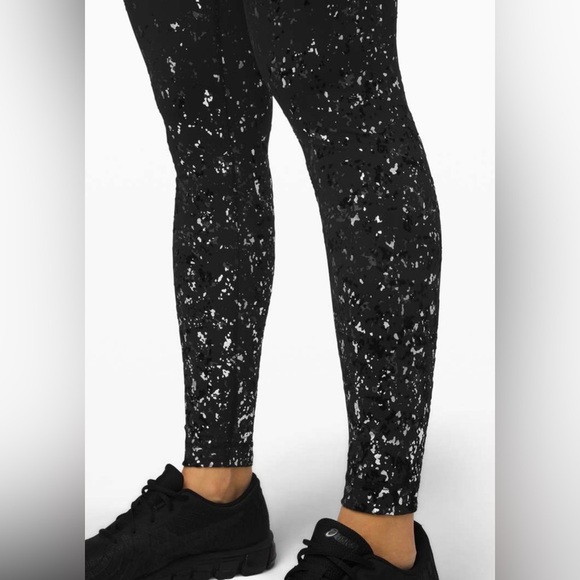 Lululemon Speed Wunder Tight 28" *Speckle Shine
Black / Deep Coal / Silver - Picture 3 of 11